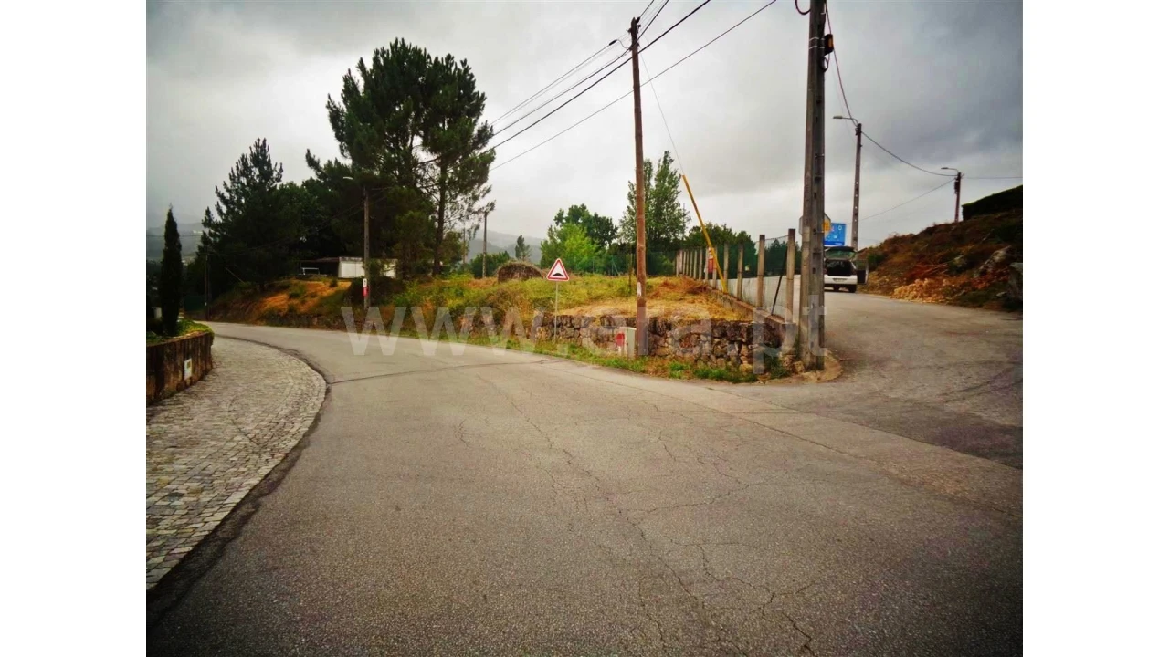 Terreno para Venda em Castelões Foto 8
