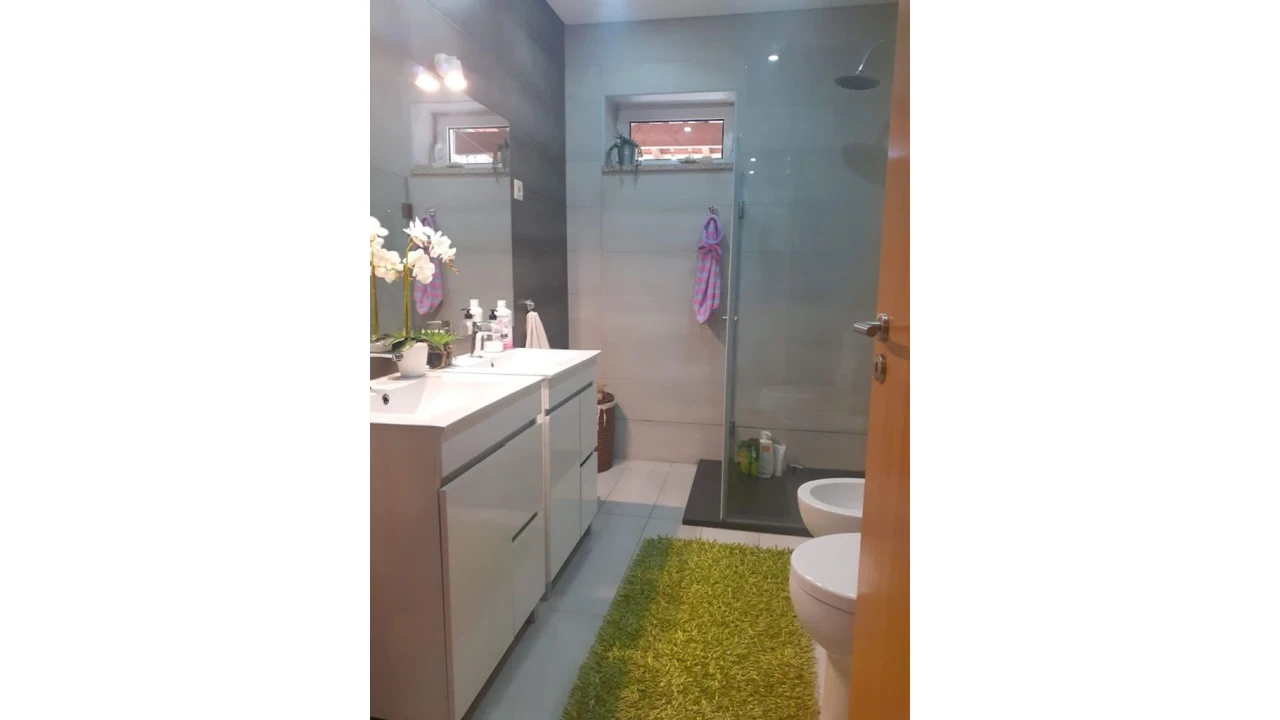 Moradia T3 para Venda em Maia Foto 11