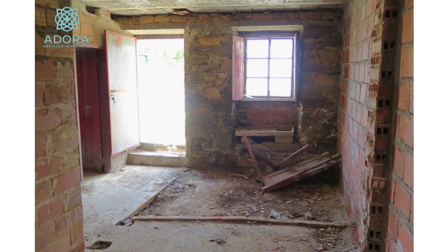 Moradia T3 para Venda em Cortes Foto 6