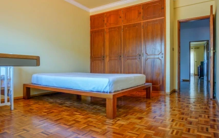 Moradia T5 para Venda em Casais de Mem- Martins