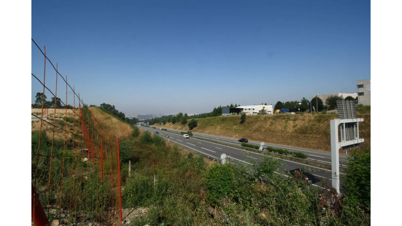 Terreno para Venda em Baguim do Monte Foto 4