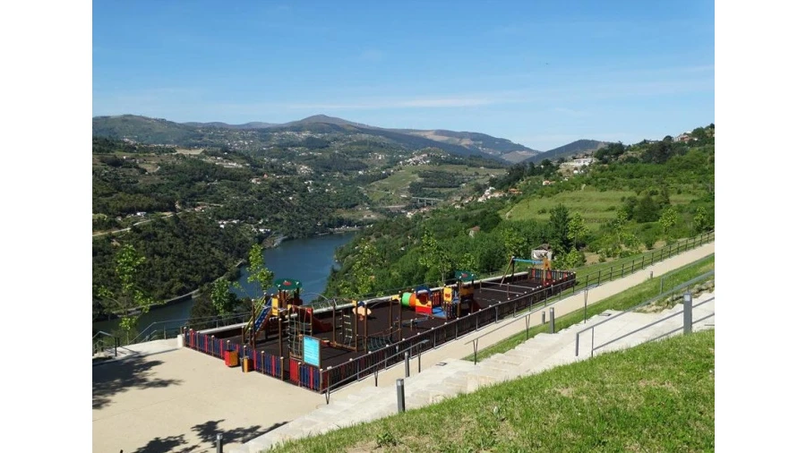 Moradia T3 para Venda em Resende Foto 34