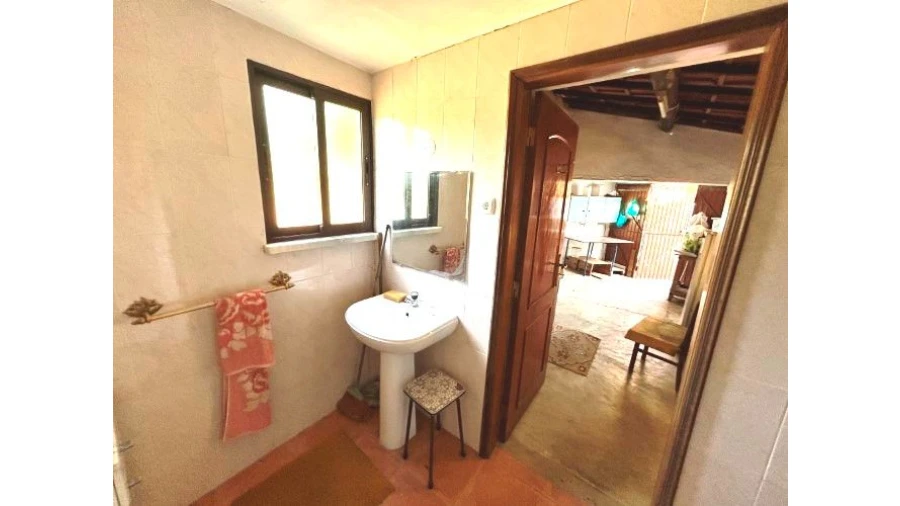 Moradia T4 para Venda em Estevianas Foto 28