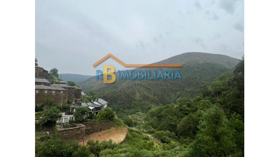 Moradia T6 para Venda em Rio de Frades