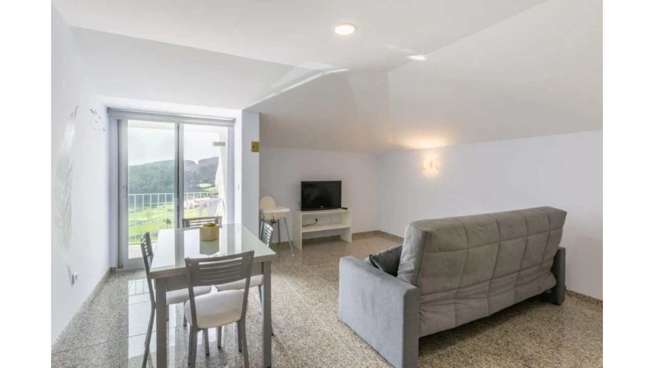 Moradia T5 para Venda em Outeiro Foto 10