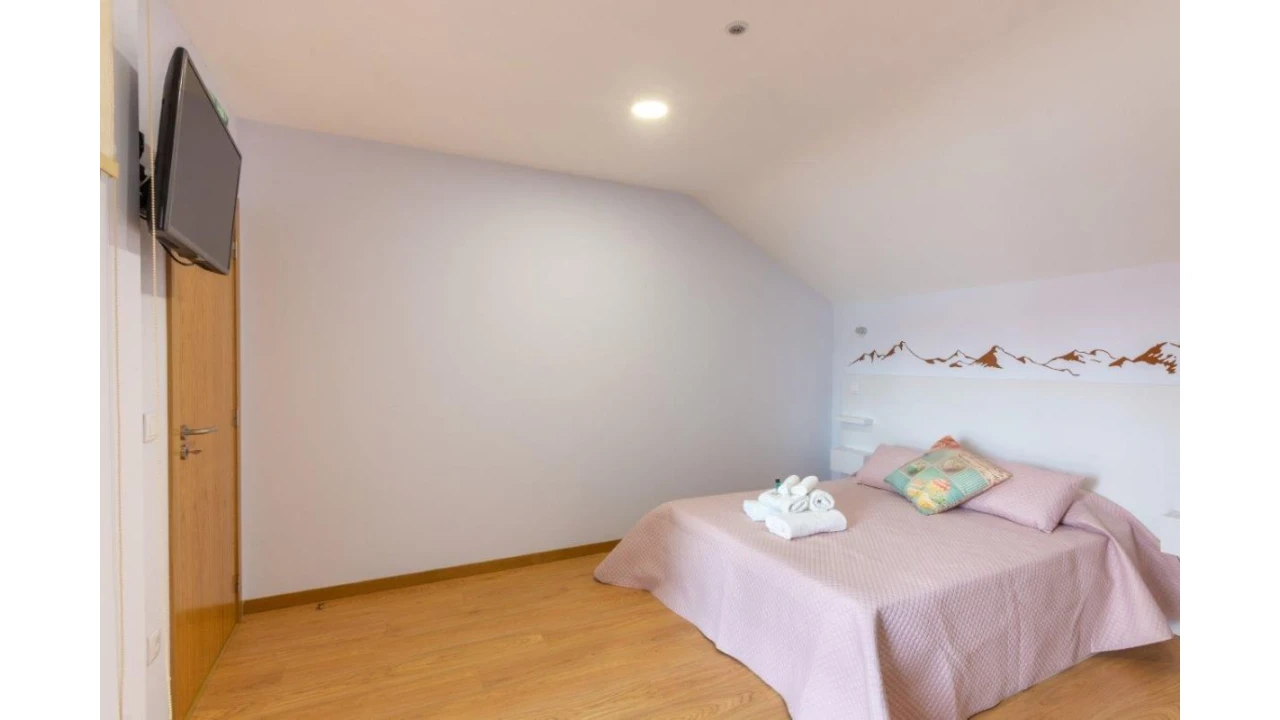 Moradia T5 para Venda em Outeiro Foto 12