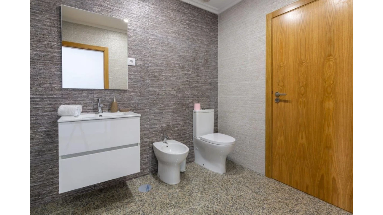 Moradia T5 para Venda em Outeiro Foto 27