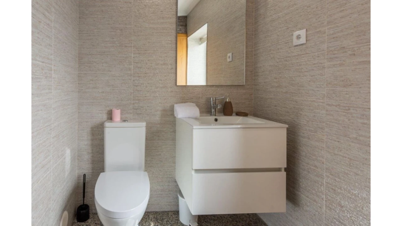 Moradia T5 para Venda em Outeiro Foto 35