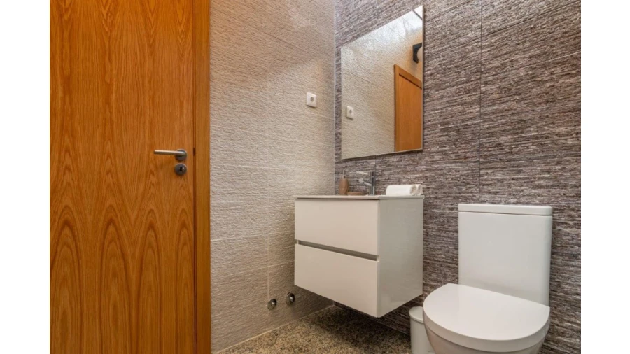 Moradia T5 para Venda em Outeiro Foto 8