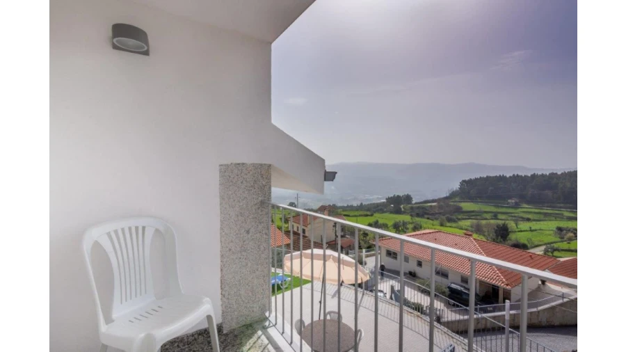 Moradia T5 para Venda em Outeiro Foto 18