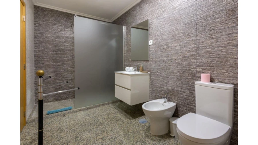 Moradia T5 para Venda em Outeiro Foto 28