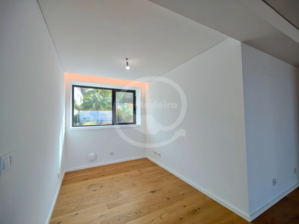 Apartamento T2 para Venda em Funchal Foto 6