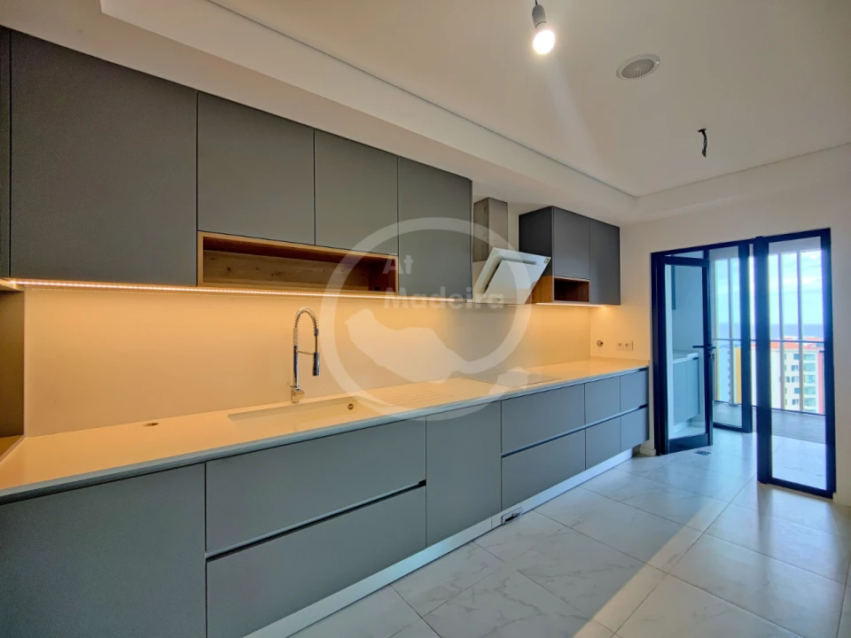 Apartamento T2 para Venda em Funchal Foto 8