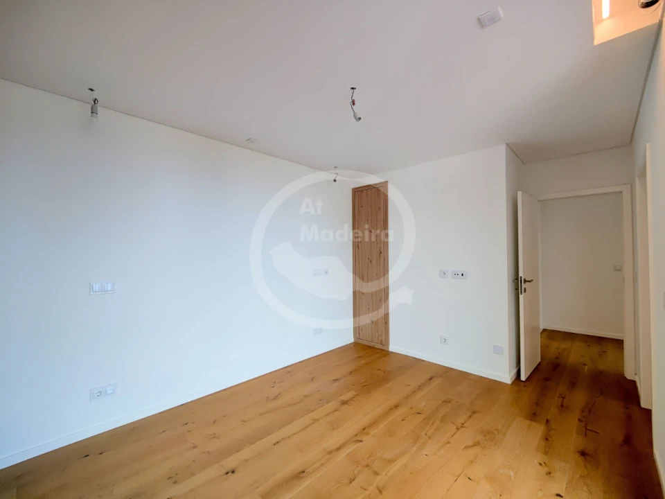 Apartamento T2 para Venda em Funchal Foto 14