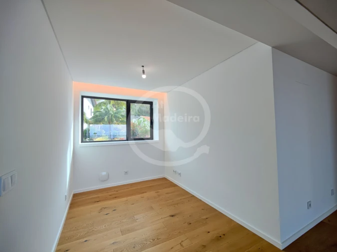 Apartamento T2 para Venda em Funchal Foto 6