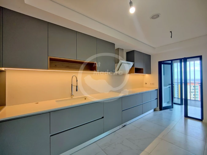 Apartamento T2 para Venda em Funchal Foto 8