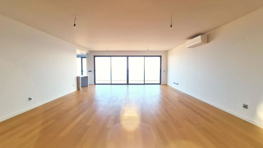 Apartamento T3 para Arrendamento em Funchal Foto 7