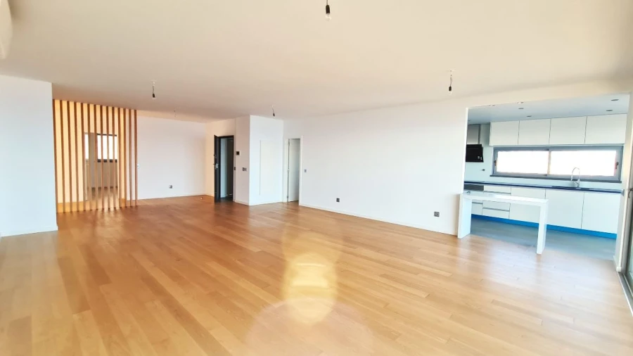 Apartamento T3 para Arrendamento em Funchal Foto 5