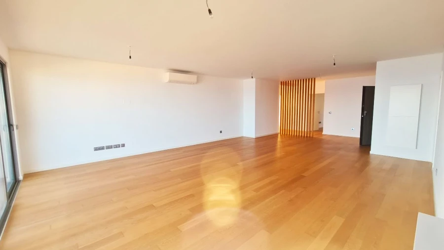 Apartamento T3 para Arrendamento em Funchal Foto 6