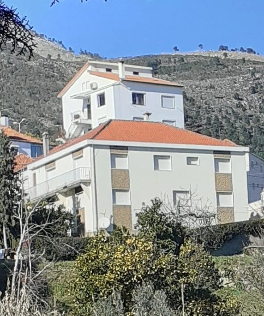 Moradia T6 para Venda em Covilhã Foto 18