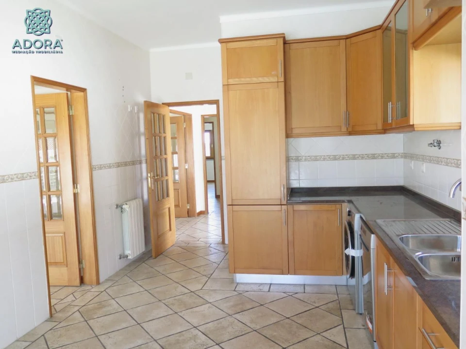 Moradia T5 para Venda em Caixas Foto 10