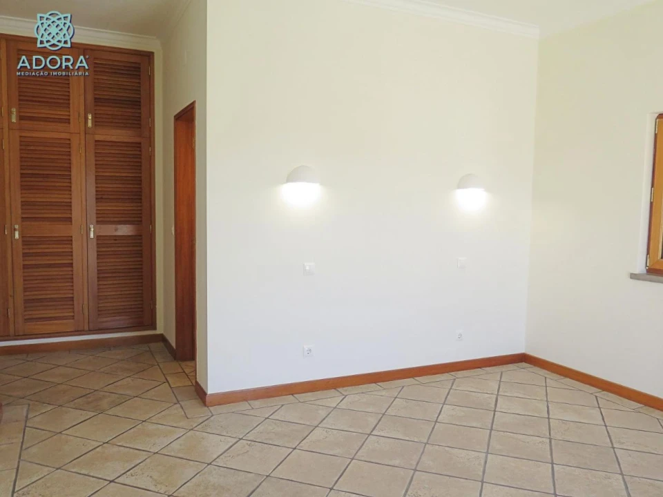 Moradia T5 para Venda em Caixas Foto 21