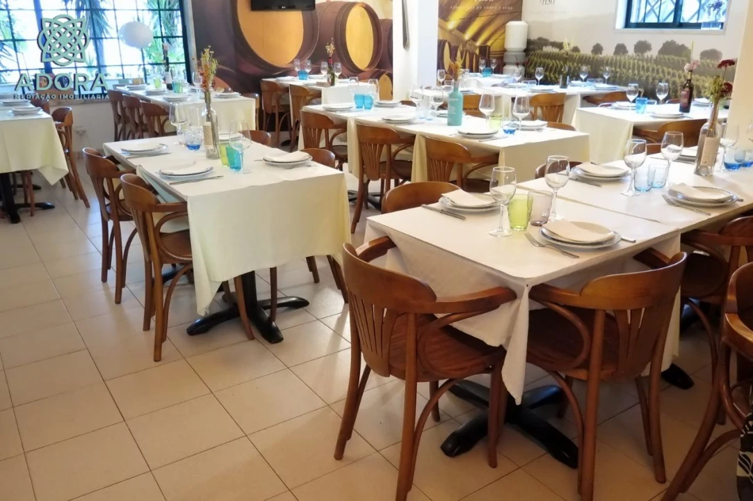 Loja para Arrendamento em Cruz Quebrada Foto 1