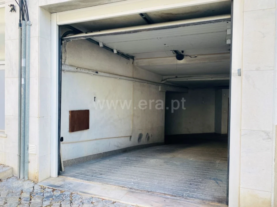Garagem para Arrendamento em Sesimbra Foto 1