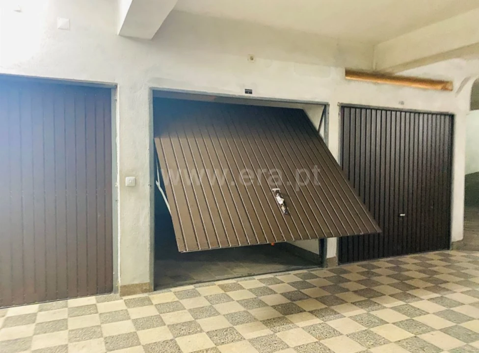 Garagem para Arrendamento em Sesimbra Foto 6