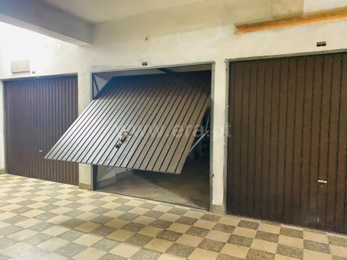 Garagem para Arrendamento em Sesimbra Foto 5