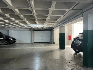 Garagem para Venda em Telheiras