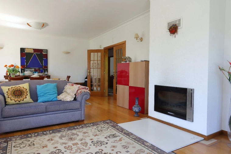 Moradia T4 para Venda em Fetais Foto 3