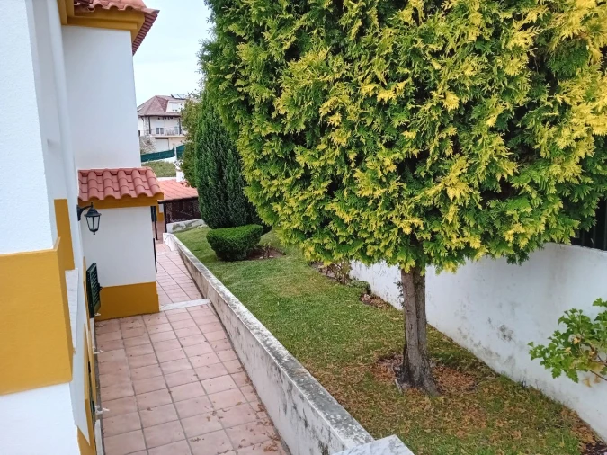 Moradia T4 para Venda em Cotovia Foto 9