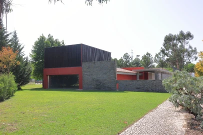 Moradia T4 para Venda em Fernão Ferro