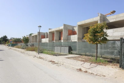 Moradia T4 para Venda em Fernão Ferro