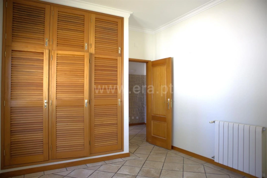 Moradia T6 para Venda em Caixas Foto 13