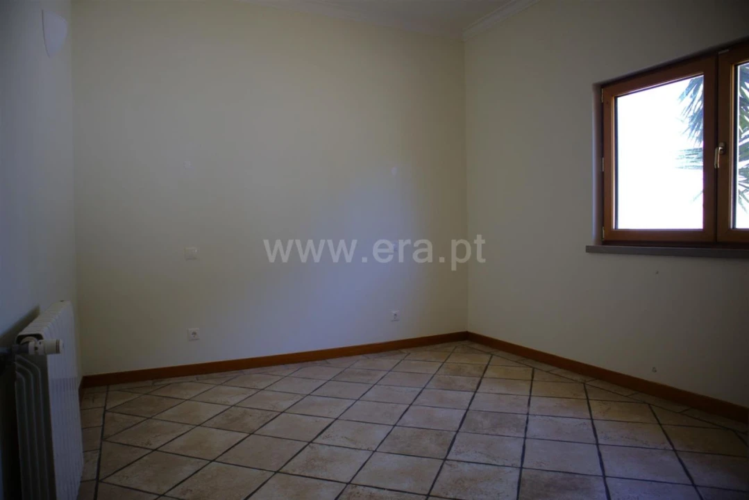 Moradia T6 para Venda em Caixas Foto 14