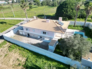 Moradia T6 para Venda em Caixas