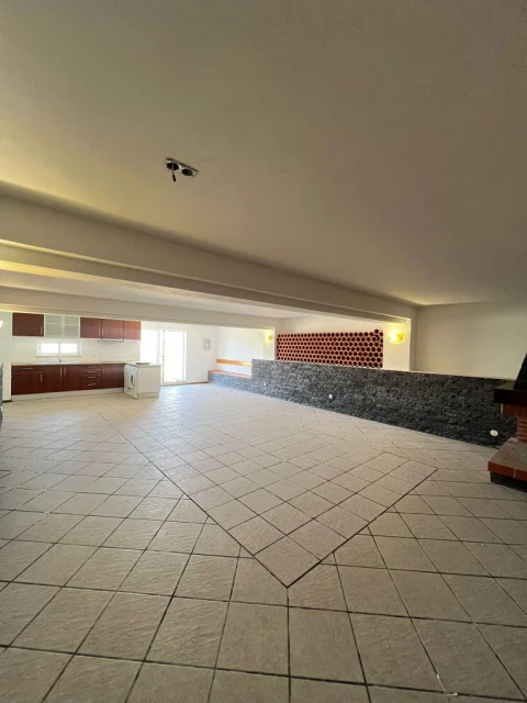 Moradia T6 para Venda em Caixas