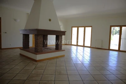 Moradia T6 para Venda em Caixas