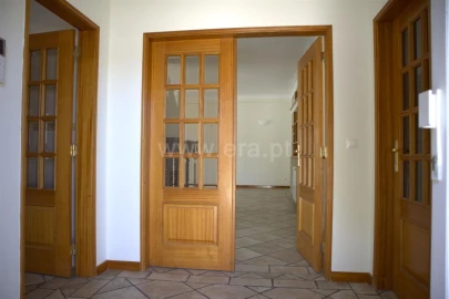Moradia T6 para Venda em Caixas
