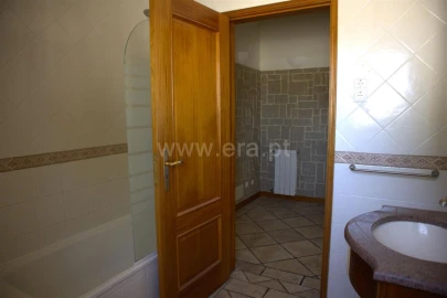 Moradia T6 para Venda em Caixas