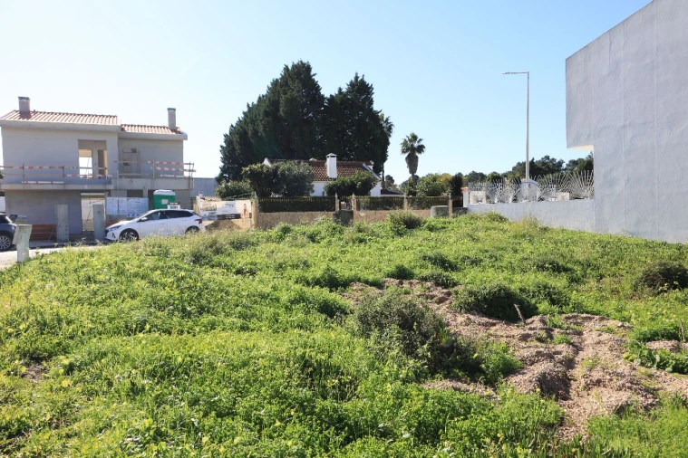 Terreno para Venda em Charneca da Cotovia