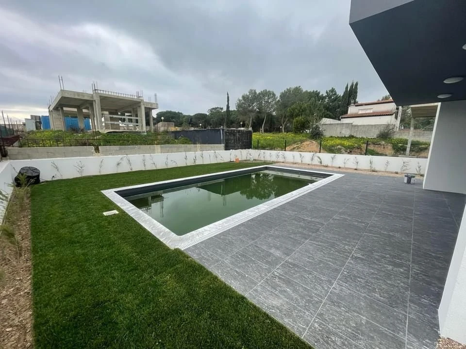 Moradia T4 para Venda em Lagoa de Albufeira Foto 3