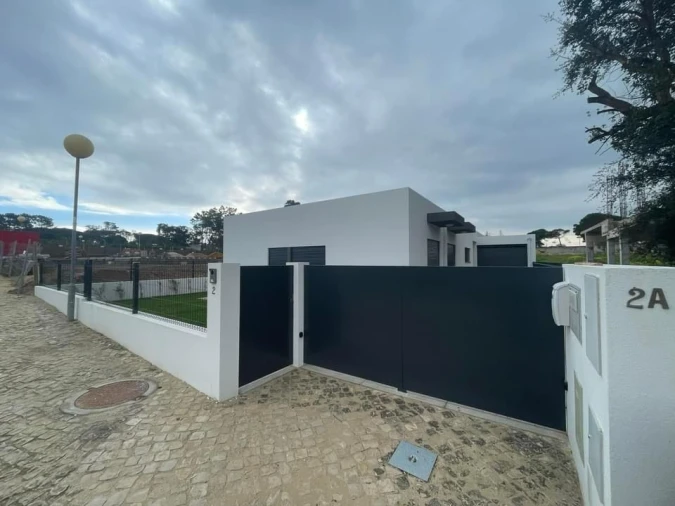 Moradia T4 para Venda em Lagoa de Albufeira Foto 1