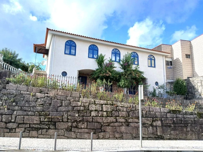 Moradia T4 para Venda em Arcos de Valdevez Foto 1