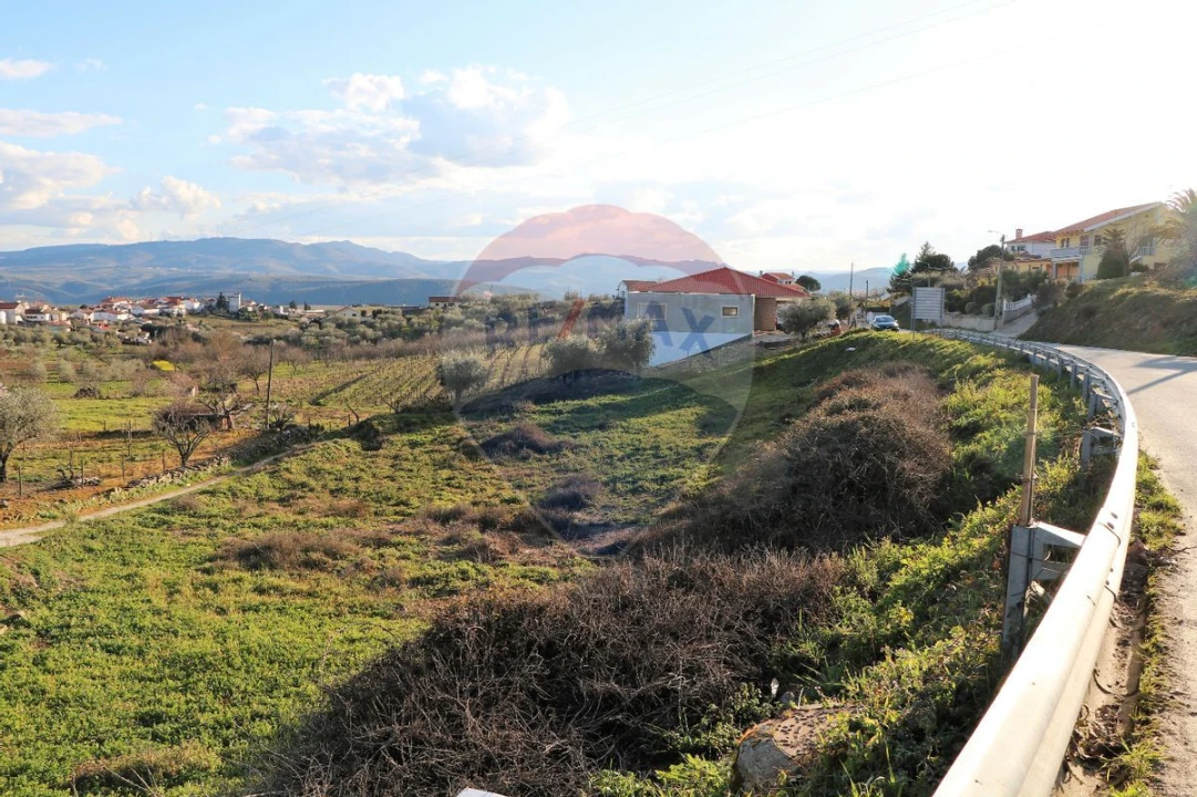 Terreno para Venda em Espinho Foto 3
