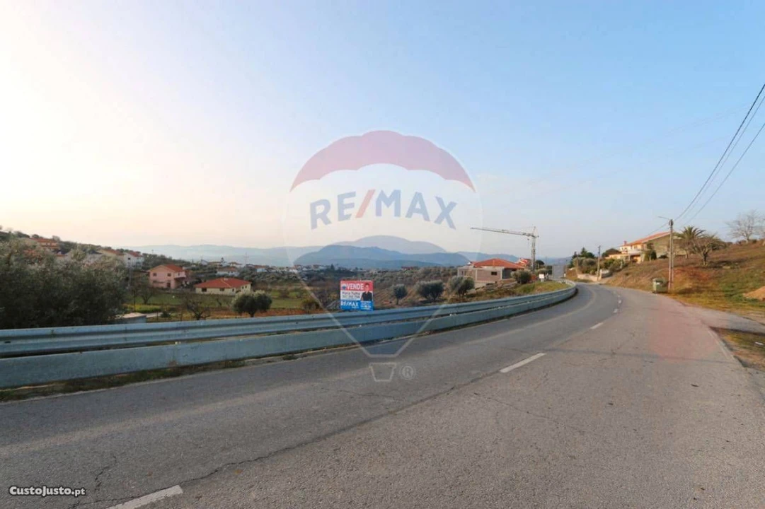 Terreno para Venda em Espinho Foto 5