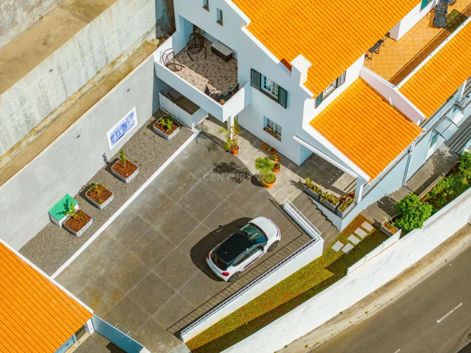 Moradia T6 para Venda em Caniço Foto 14