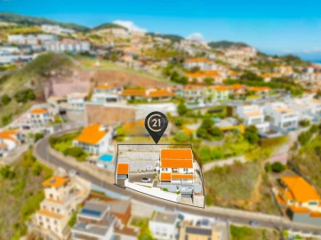 Moradia T6 para Venda em Caniço